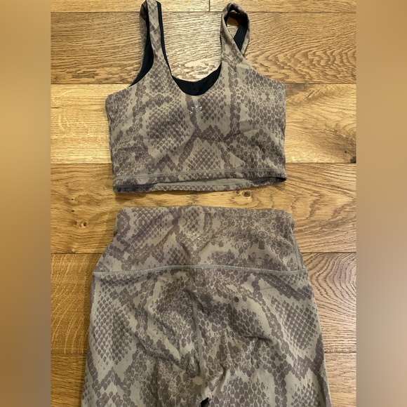 Varley women’s set size XXS. - Picture 4 of 4